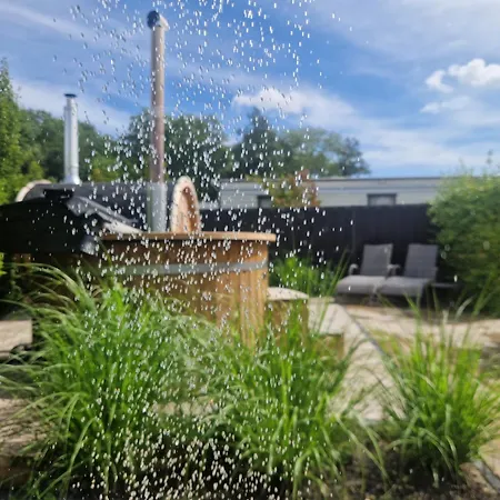 Dağ evi Tetchalet Met Wellness Tuin